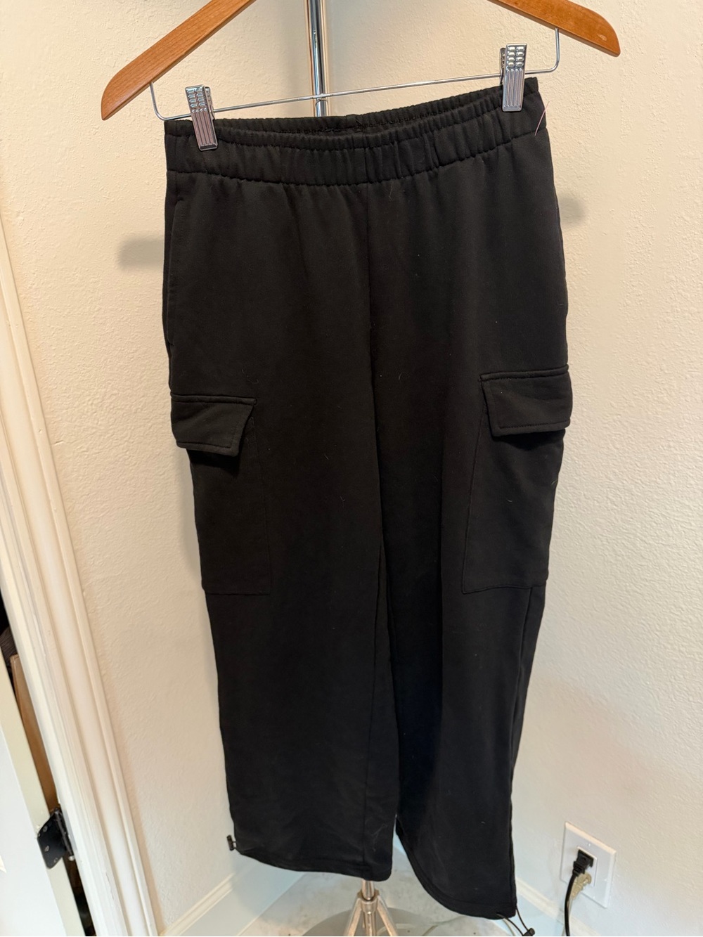 Amisu Black Cargo Jogger Pants